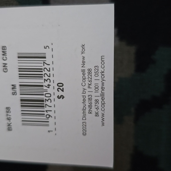 CAPELLI OF NEW YORK BRAND BOYS BLACK & GRAY CAMO WINTER HAT & GLOVES SMALL/MED - Picture 12 of 12